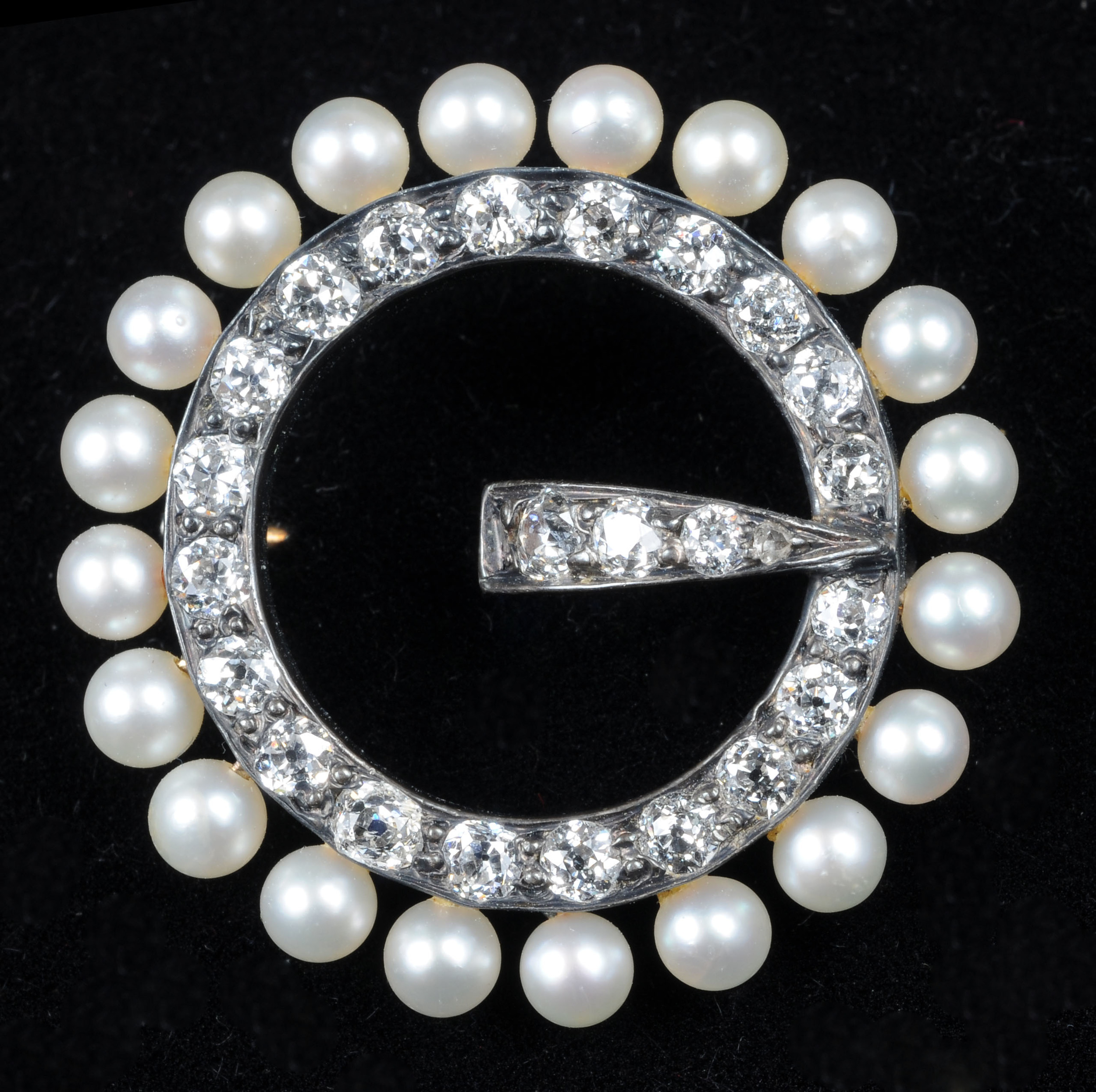 ANTIQUE SILVER, PEARL AND DIAMOND CIRCLE PIN