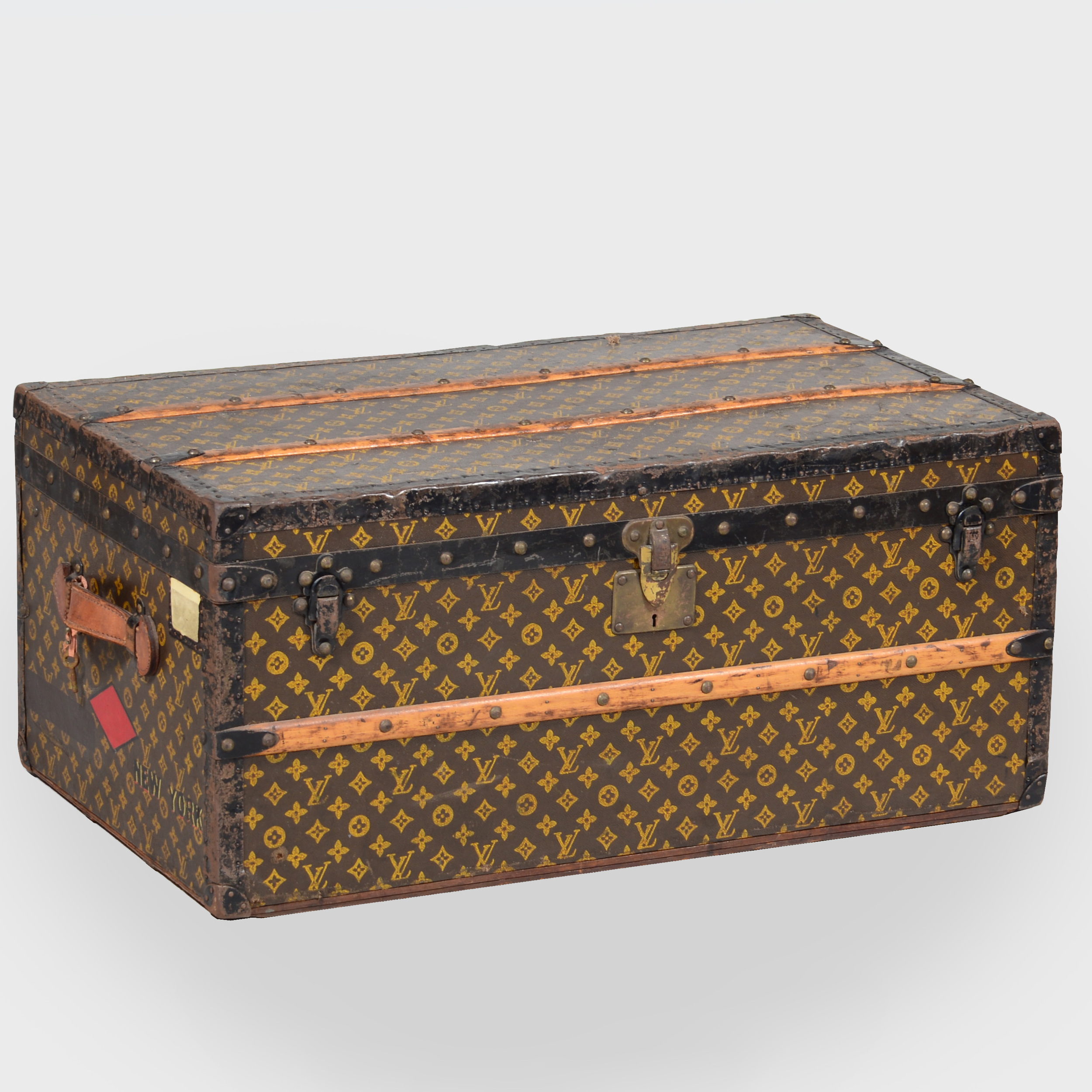 At Auction: Louis Vuitton, LOUIS VUITTON NEW Camera Box Trunk Bag