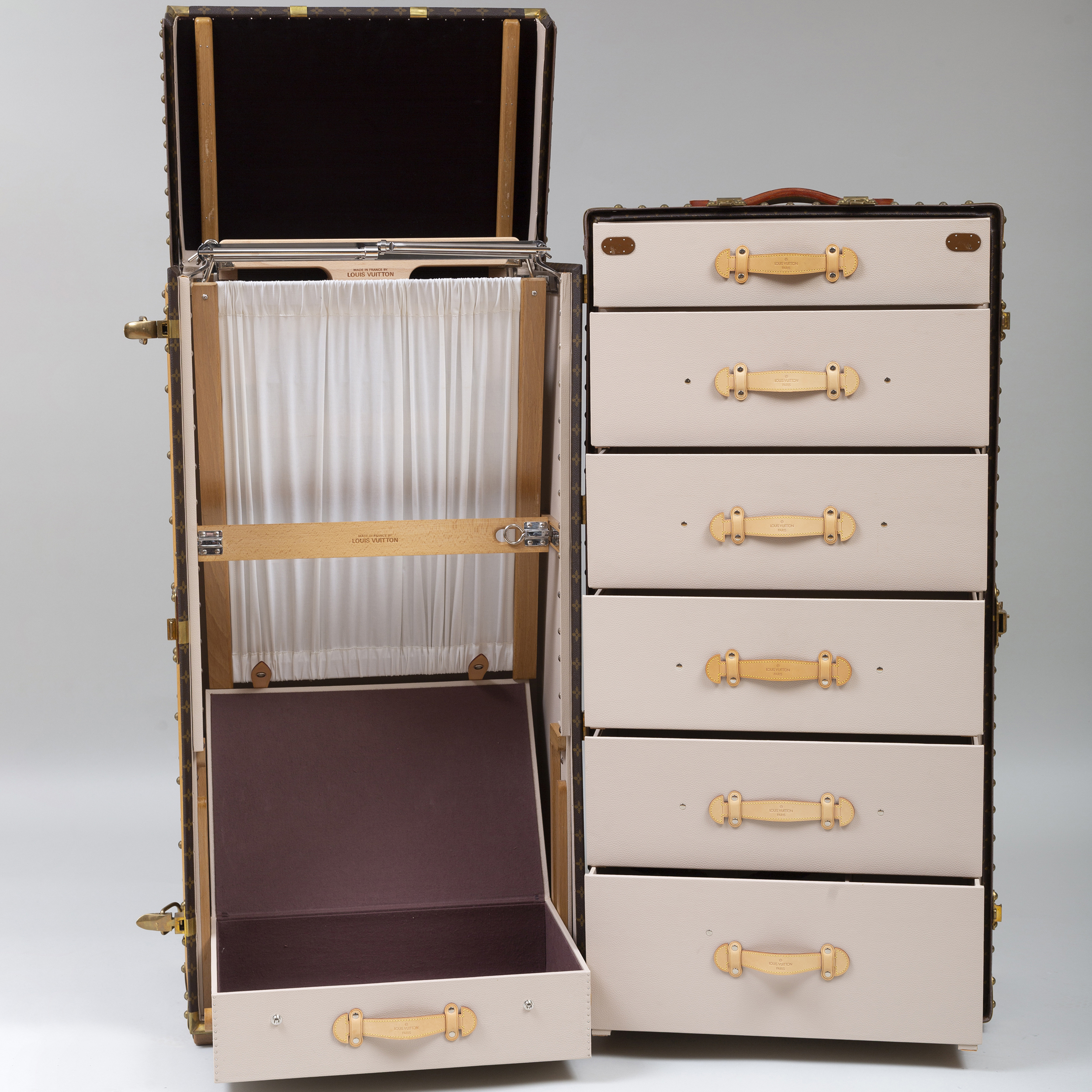 Louis Vuitton Wardrobe Trunk | Auction House Website