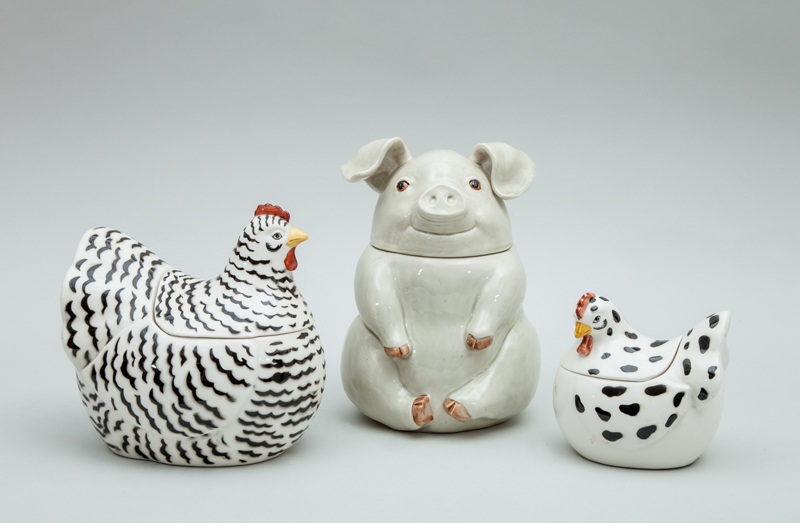 Fitz and Floyd Pottery Hen-Form Jar and Cover, a Pig-Form Jar and Cover, and Another Hen-Form Jar and Cover