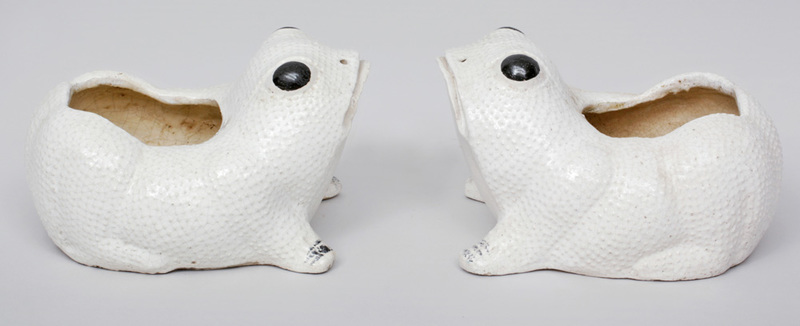 Pair of Chinese Export Porcelain Frog Jardinières