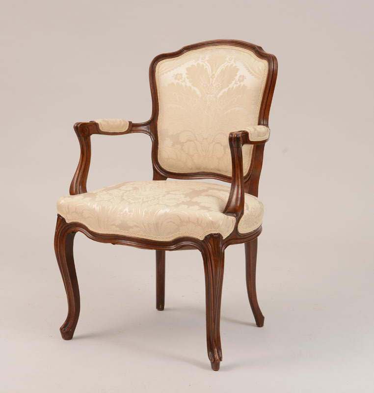 Louis XV Style Stained Beechwood Fauteuil en Cabriolet