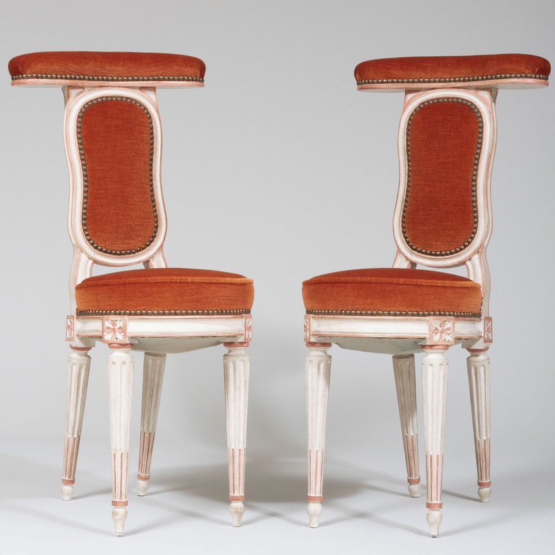 Pair of Louis XVI Style Painted Voyeuse, Stamped Jean Mocqué, à Paris, of Recent Manufacture