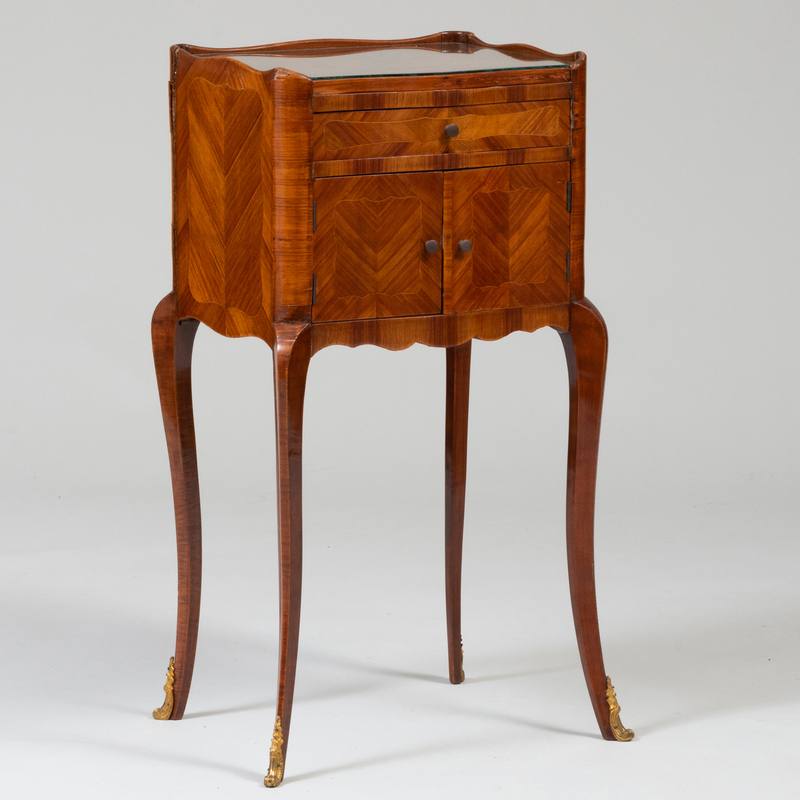 Louis XV/XVI Style Tulipwood Parquetry Table en Chiffonnière