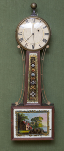 FEDERAL BRASS-MOUNTED MAHOGANY AND VERRE ÉGLOMISÉ BANJO CLOCK
