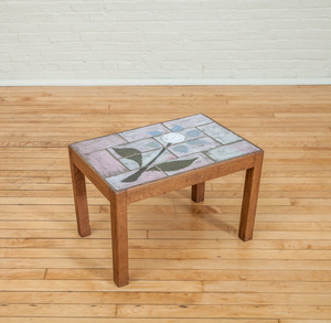 OAK TILE-TOP LOW TABLE