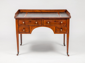 Edwardian Mahogany Kneehole Desk