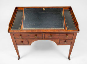 Edwardian Mahogany Kneehole Desk