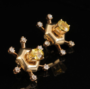 TWO PAIRS OF 14K GOLD EARCLIPS