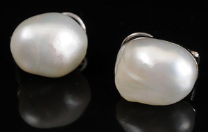 TWO PAIRS OF GOLD AND PEARL EARRINGS