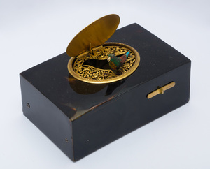 GERMAN GILT-BRONZE-MOUNTED FAUX TORTOISESHELL AUTOMATON BOX, 20TH CENTURY