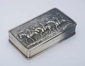 EARLY VICTORIAN SILVER AND VERMEIL SNUFF BOX