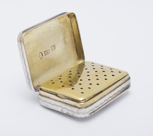 GEORGE III, GEORGE IV AND WILLIAM IV SILVER SMALL VINAIGRETTES