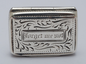 GEORGE III, GEORGE IV AND WILLIAM IV SILVER SMALL VINAIGRETTES