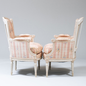Pair of Louis XVI Style Painted Bergères, of Recent Manufacture