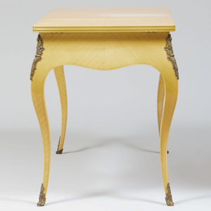 Louis XV Style Gilt-Metal-Mounted Lacquered Dressing Table, of Recent Manufacture