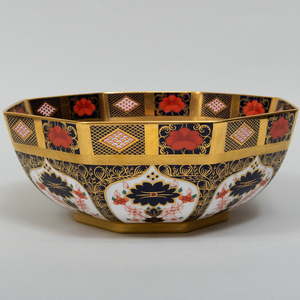 Royal Crown Derby Porcelain Dinner Service in the 'Old Imari' Pattern