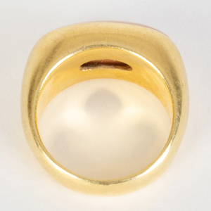 18k Gold and Coral Ring